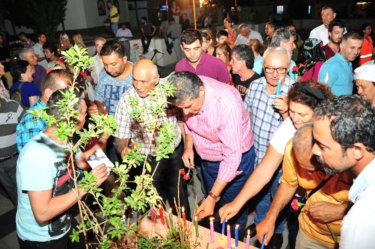 Balçovalılar Marmara Depremi\'nde Yitirdiklerimizi Unutmadı
