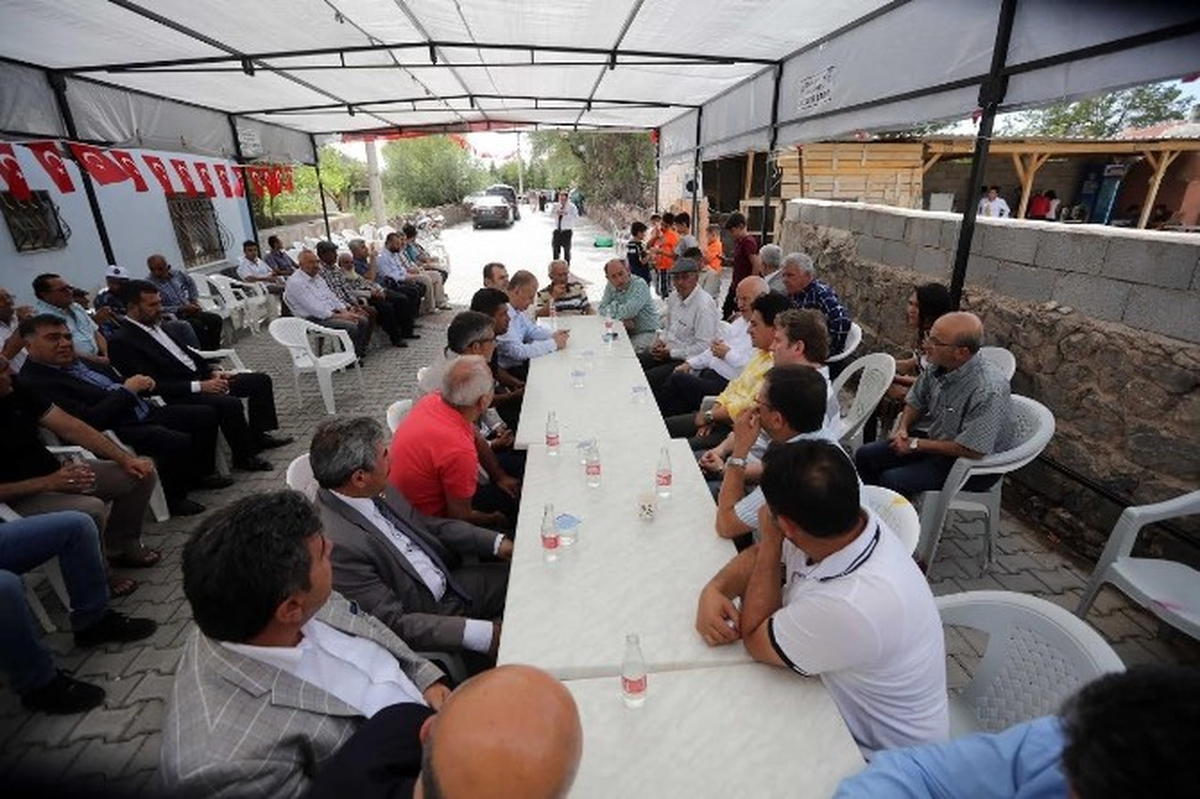 Başkan Yaşar, Şehit Halisdemir\'in Ailesini Ziyaret Etti