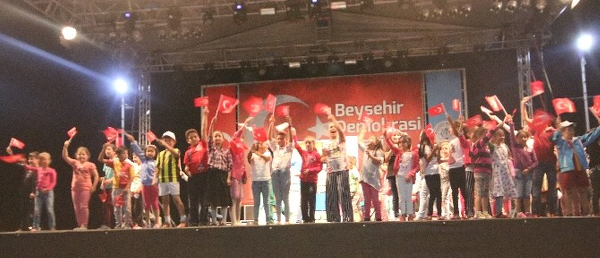 Beyşehir\'de Demokrasi Şöleni Sürüyor