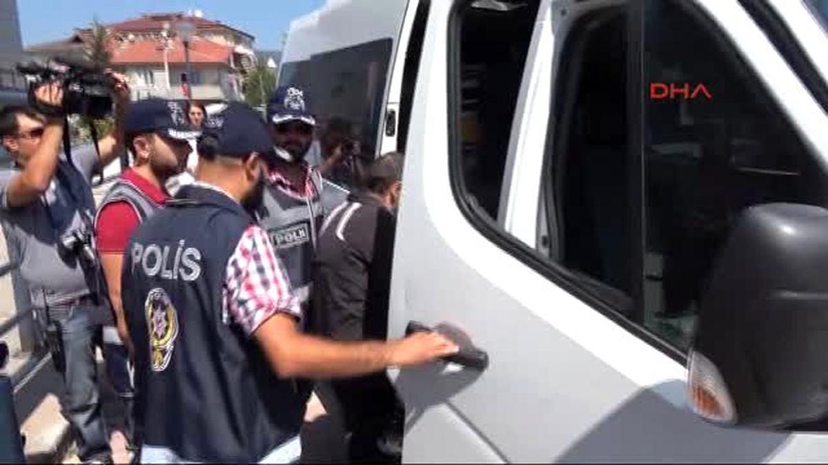 Düzce\'de Fetö Soruşturmasında 10 Polis Adliyeye Sevk Edildi (2)