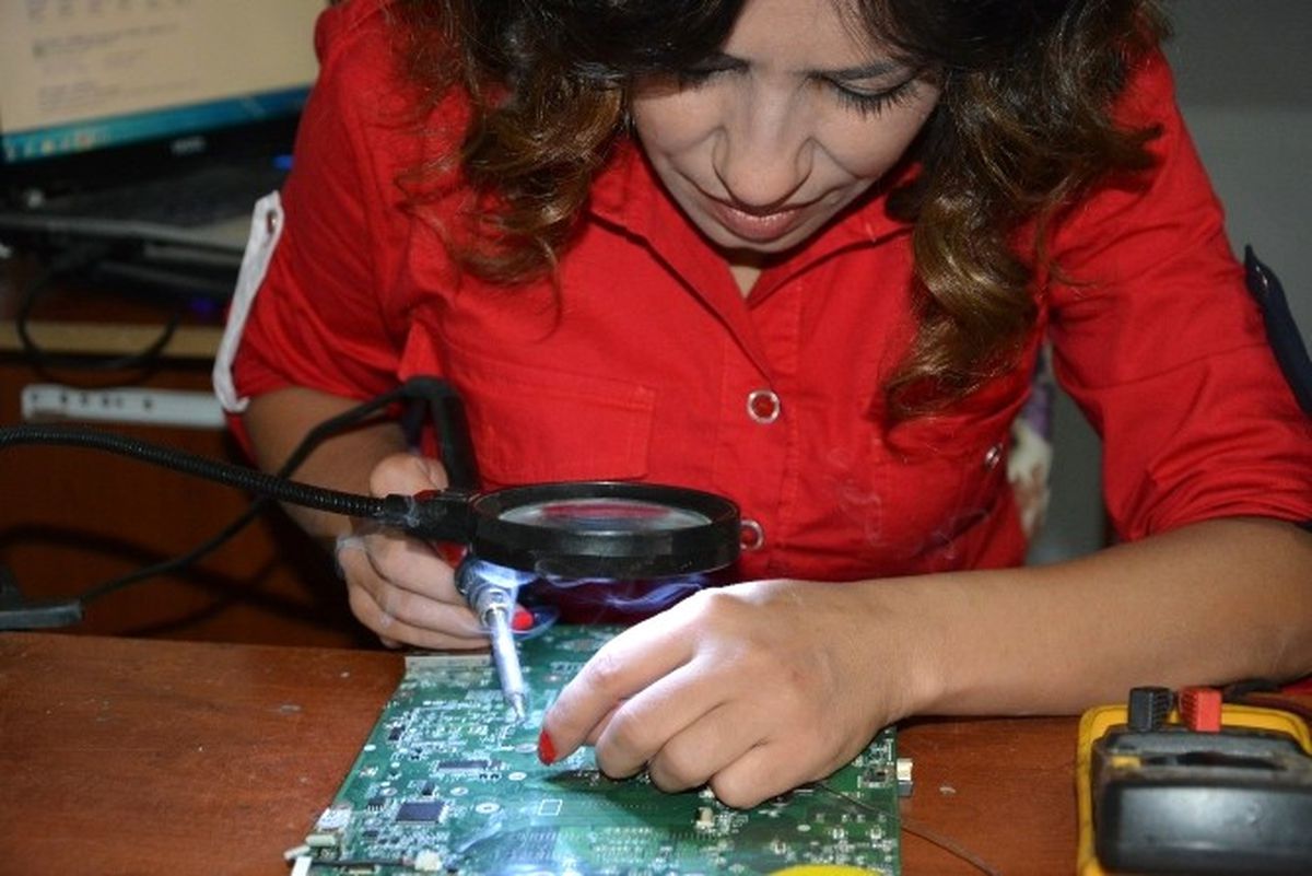 Bu Kadının \'Hayatı\' Elektronik