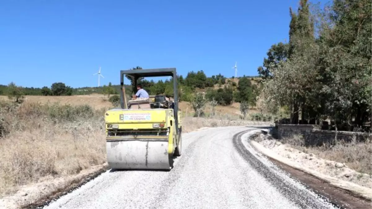 Büyükşehir Soma\'nın Yollarını Birbirine Bağlıyor