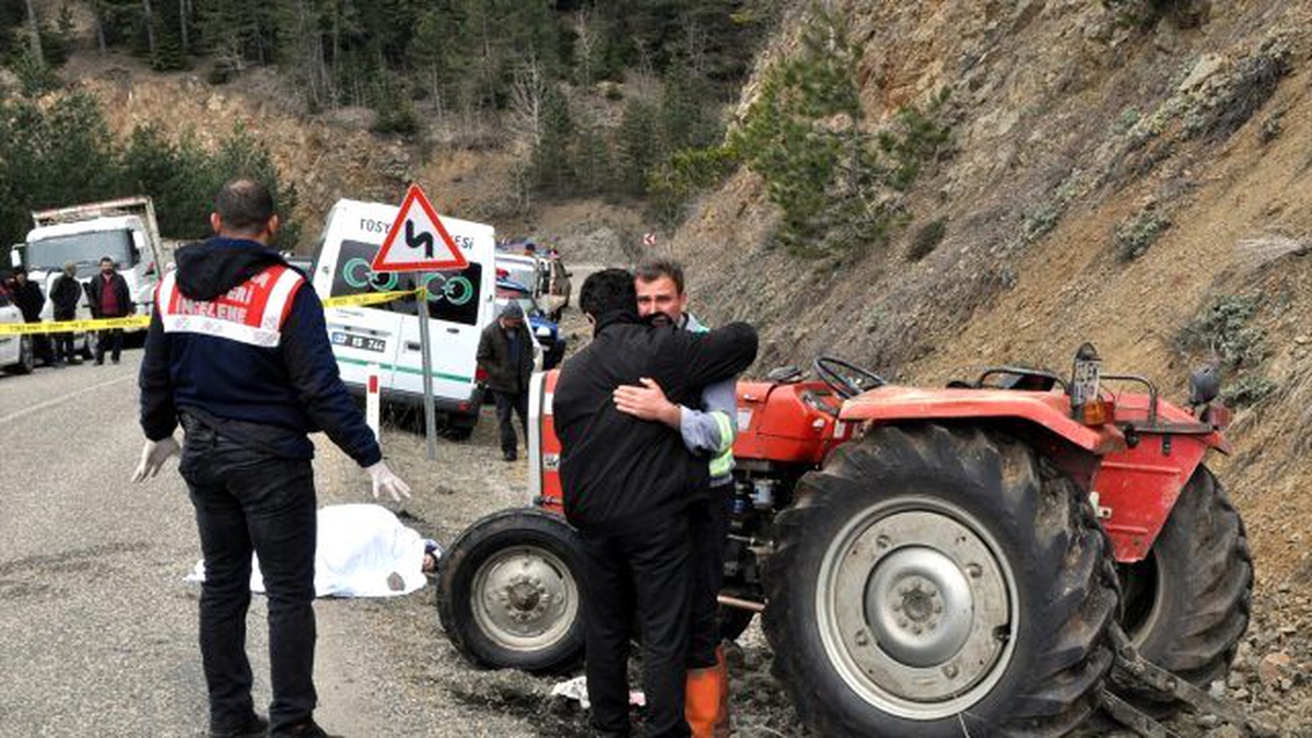 Dedesinin Kullandığı Traktörün Altında Kalan Çocuk Öldü