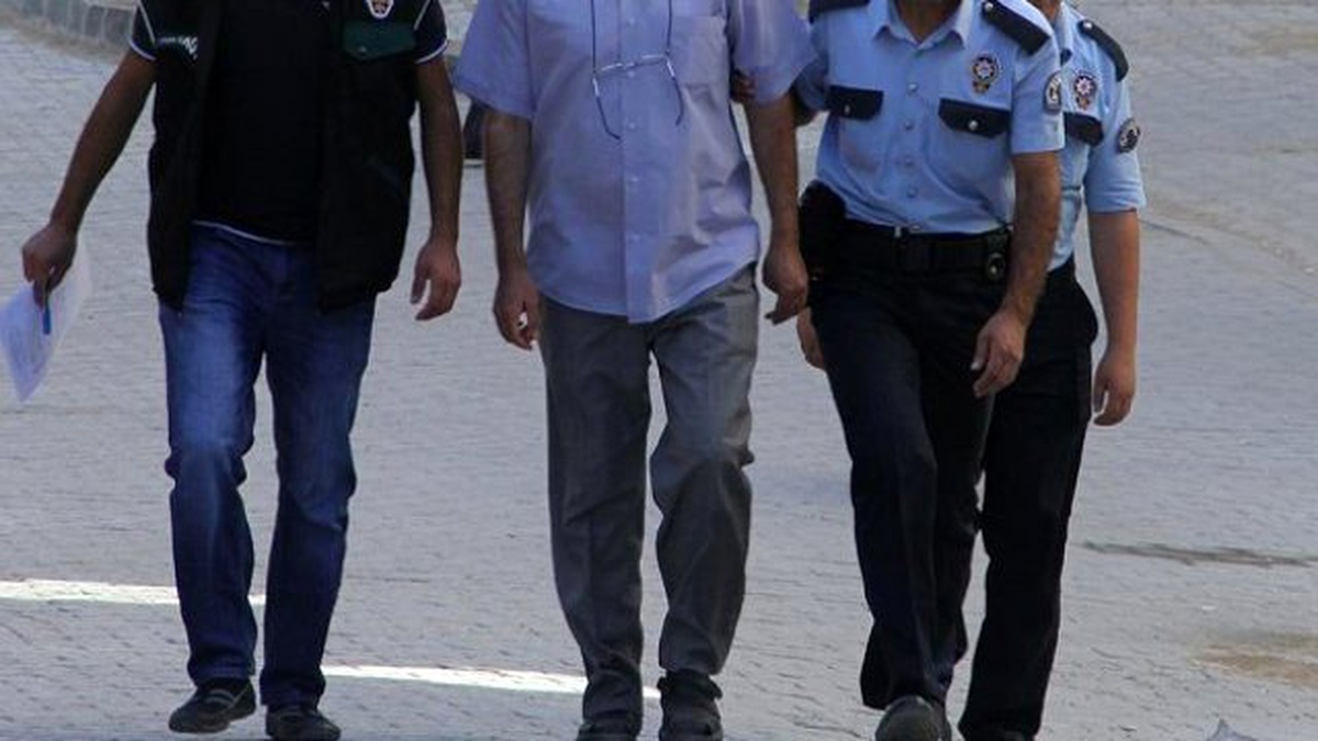 Emekli Öğretmen Fetö\'den Tutuklandı