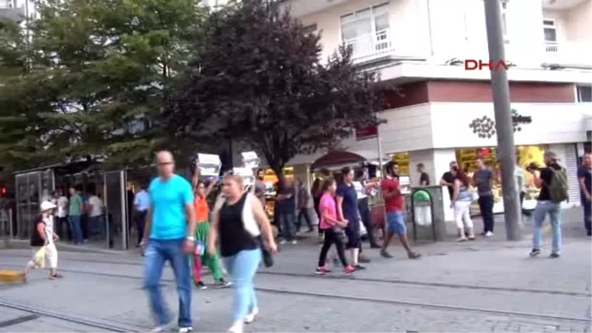 Eskişehir - Özgür Gündem\'in Kapatılmasını Protesto Eden Hdp İl Başkanı ile Birlikte 11 Kişiye...