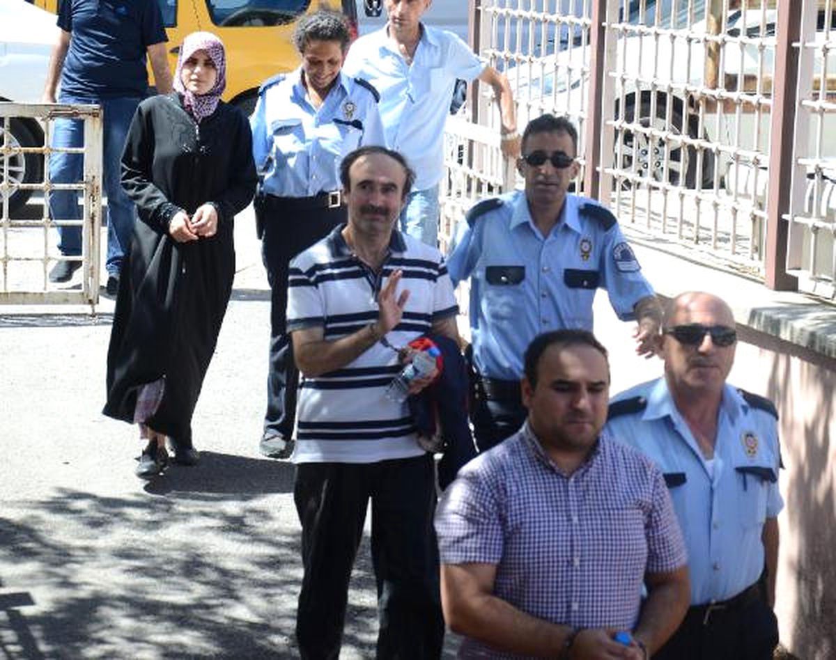 Fetö Soruşturmasında Gözaltına Alınan Öğretmenler Adliyeye Sevk Edildi