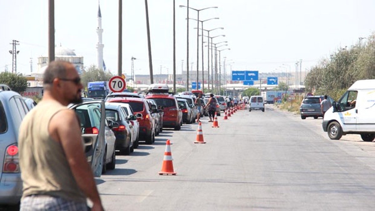 Gümrük Kapılarında Her Sene Aynı Çile