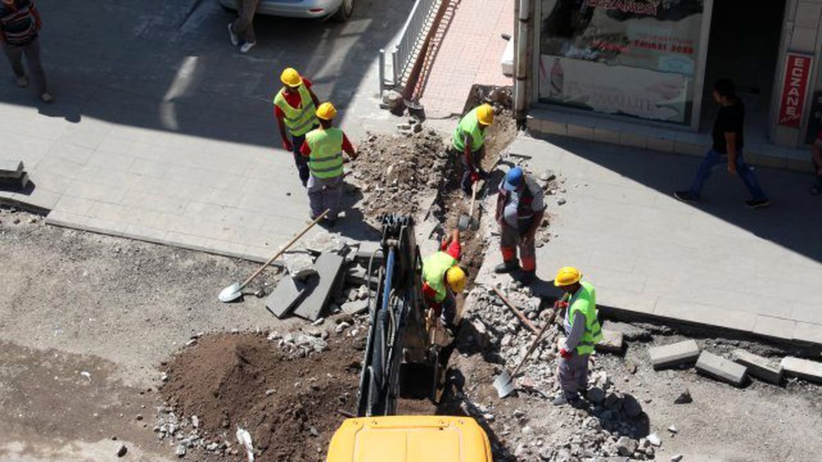 İnce Eleyip Sık Dokuyoruz