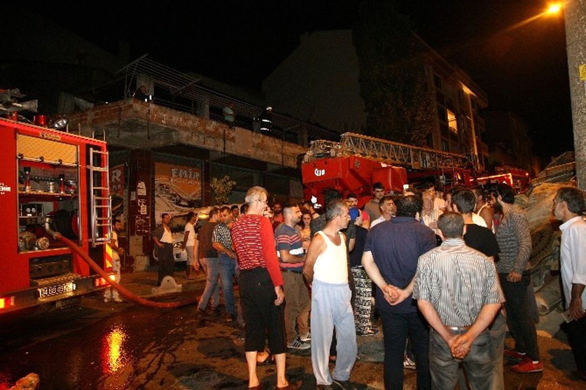 Mahalleli El Birliğiyle Yangından Böyle Mal Kaçırdı