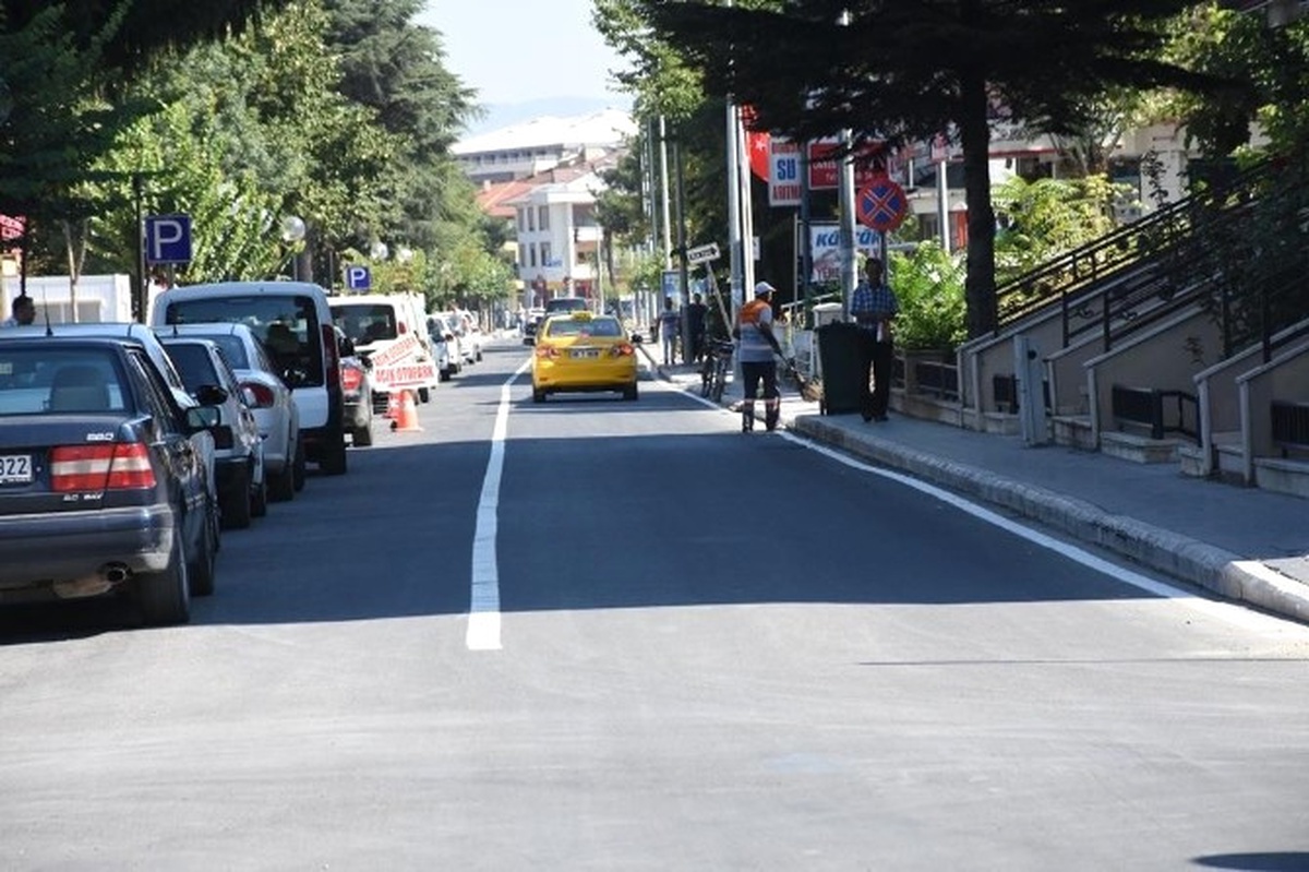 Mehmet Akif Caddesi Yol Çizgileri Tamamlandı