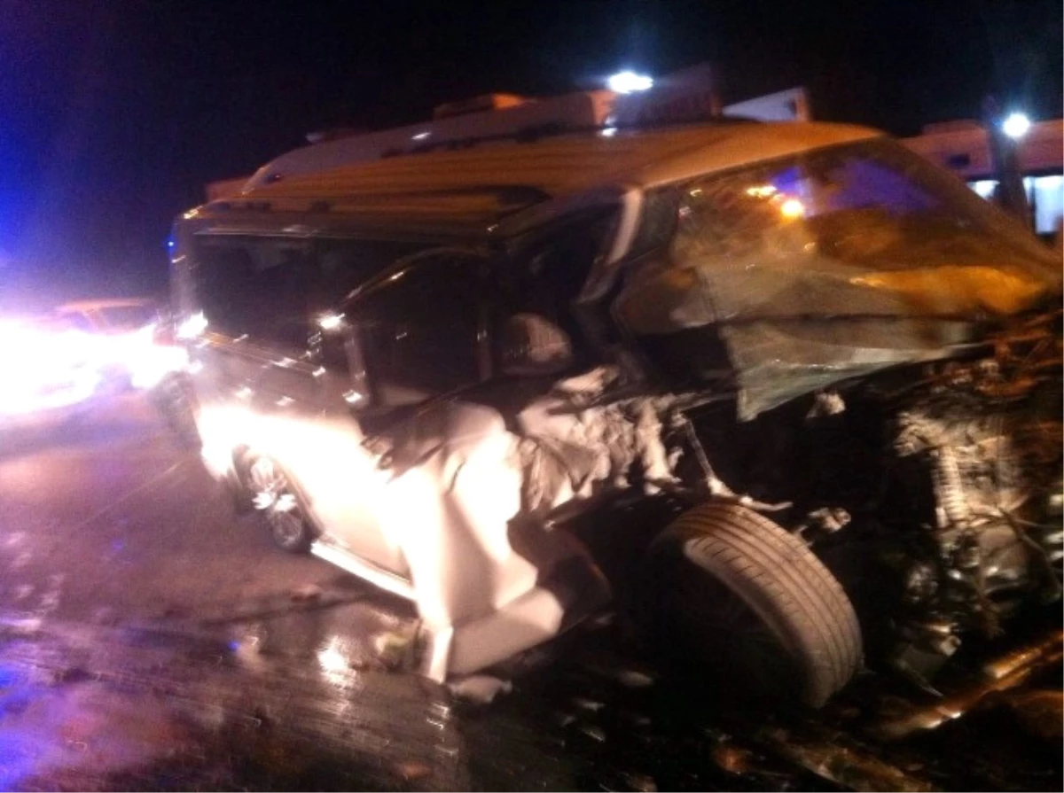 Menemen\'de Trafik Kazası: 1 Ölü