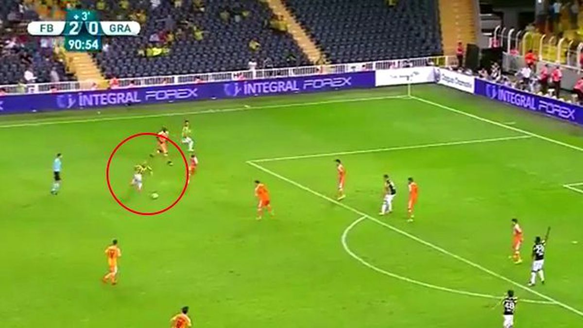 Miroslav Stoch'un Attığı Gol Taraftarı Ayağa Kaldırdı