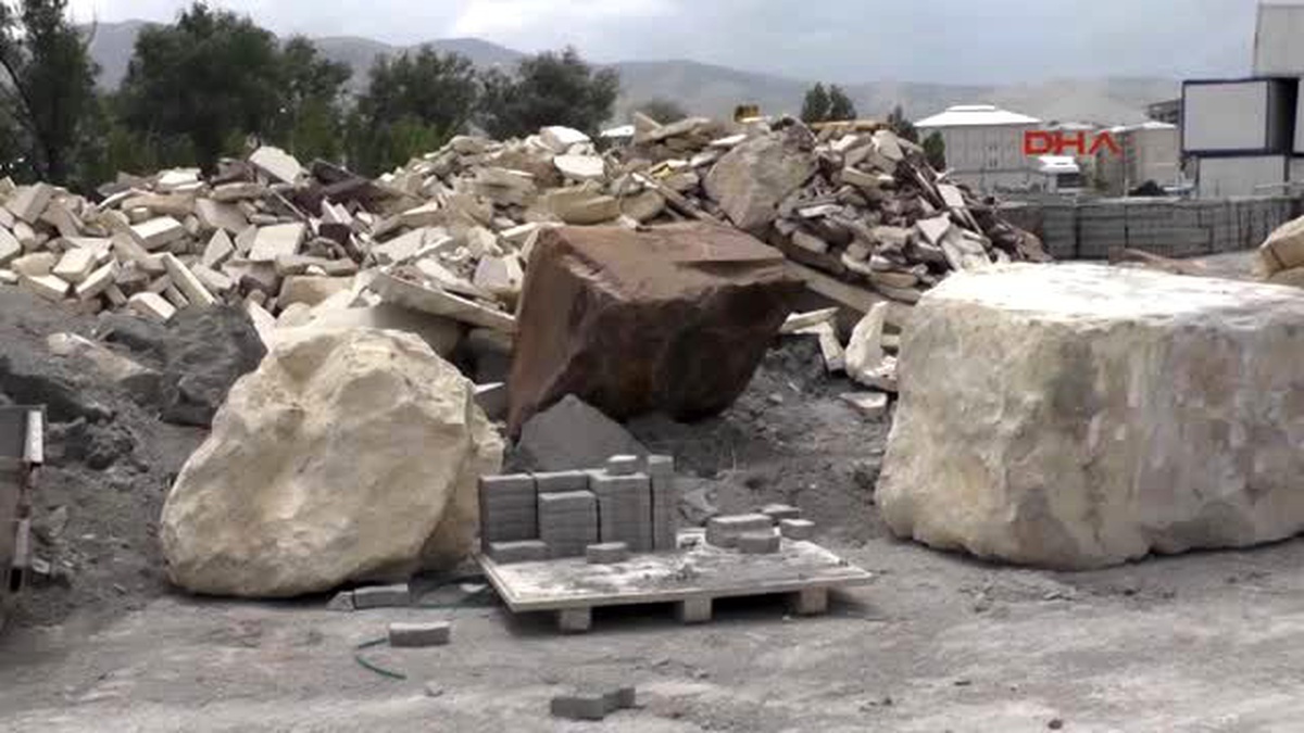 Muş\'un Taşı Avrupa\'ya İhraç Ediliyor