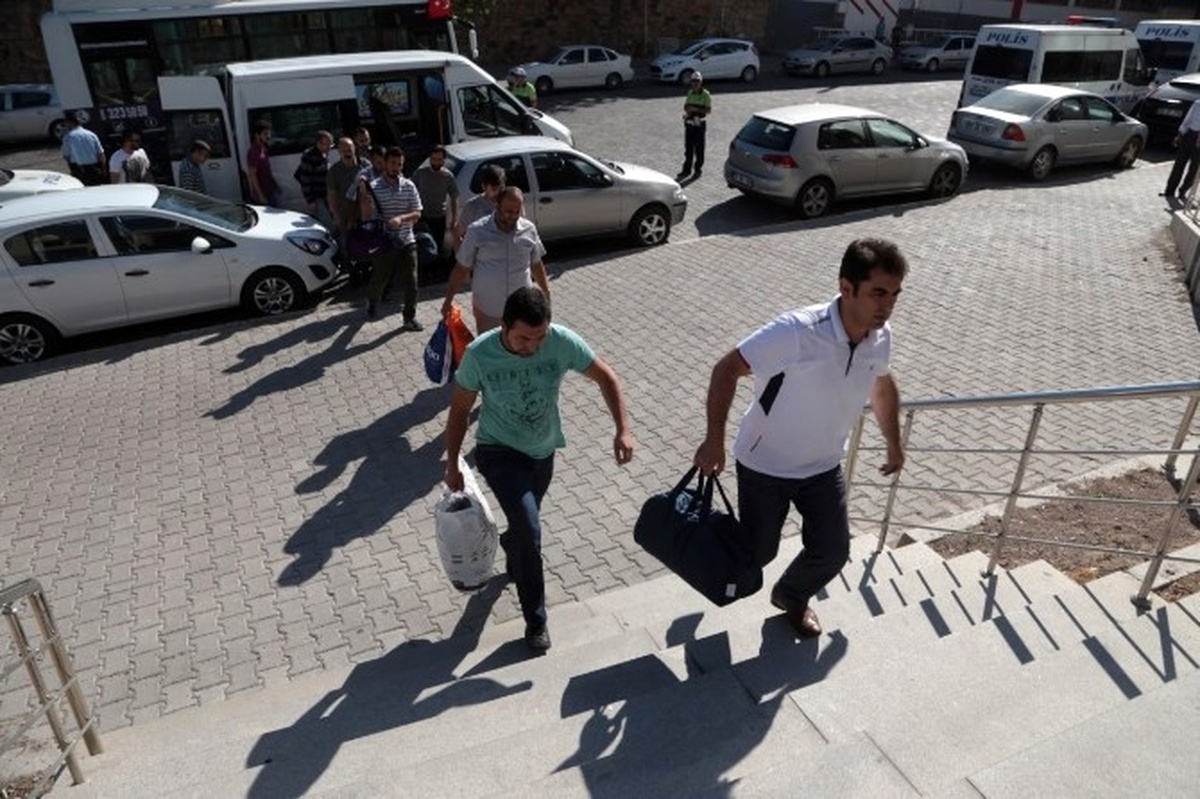 Nevşehir\'de Fetö/pdy\'den 27 Polis Adliyeye Sevk Edildi