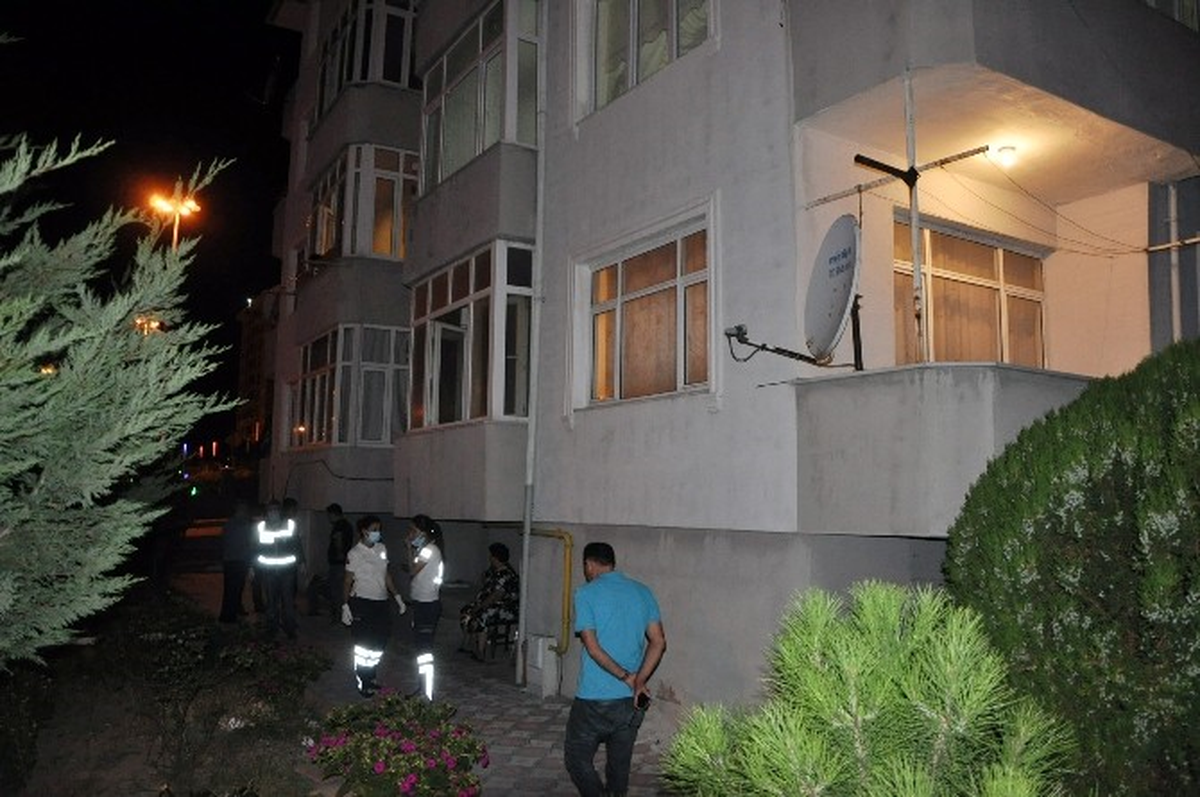 Ölüm Mutfak Masasında Yakaladı