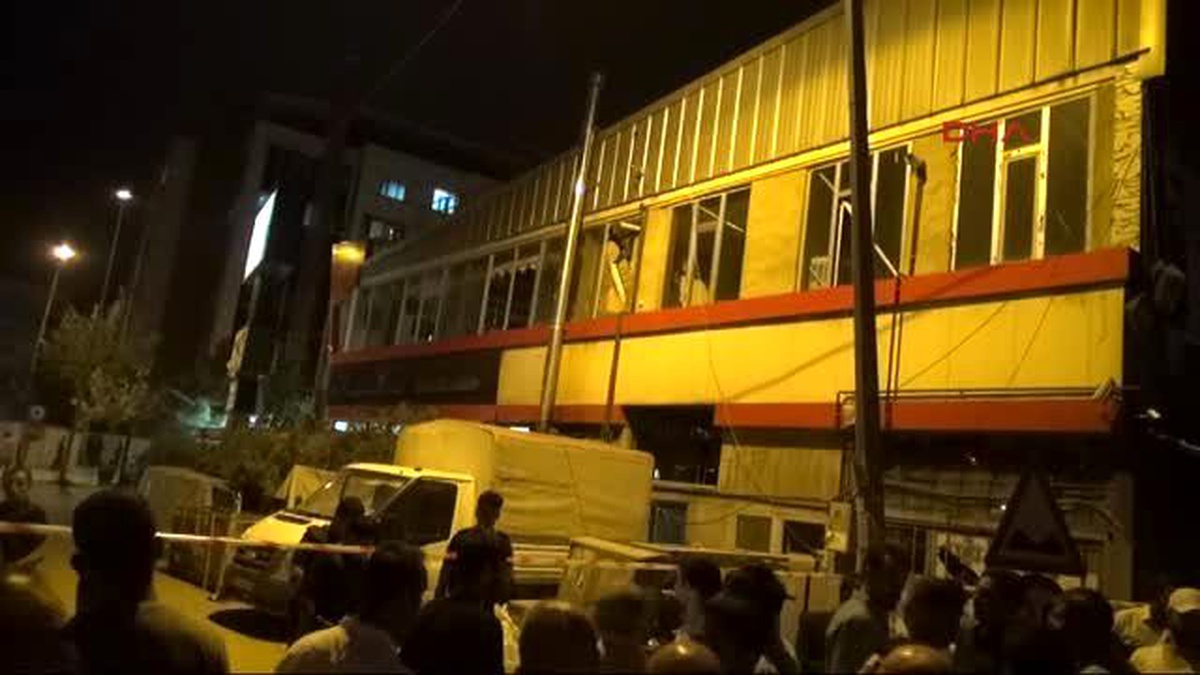 Patlamada 3 Kişi Öldü, 40 Kişi Yaralandı