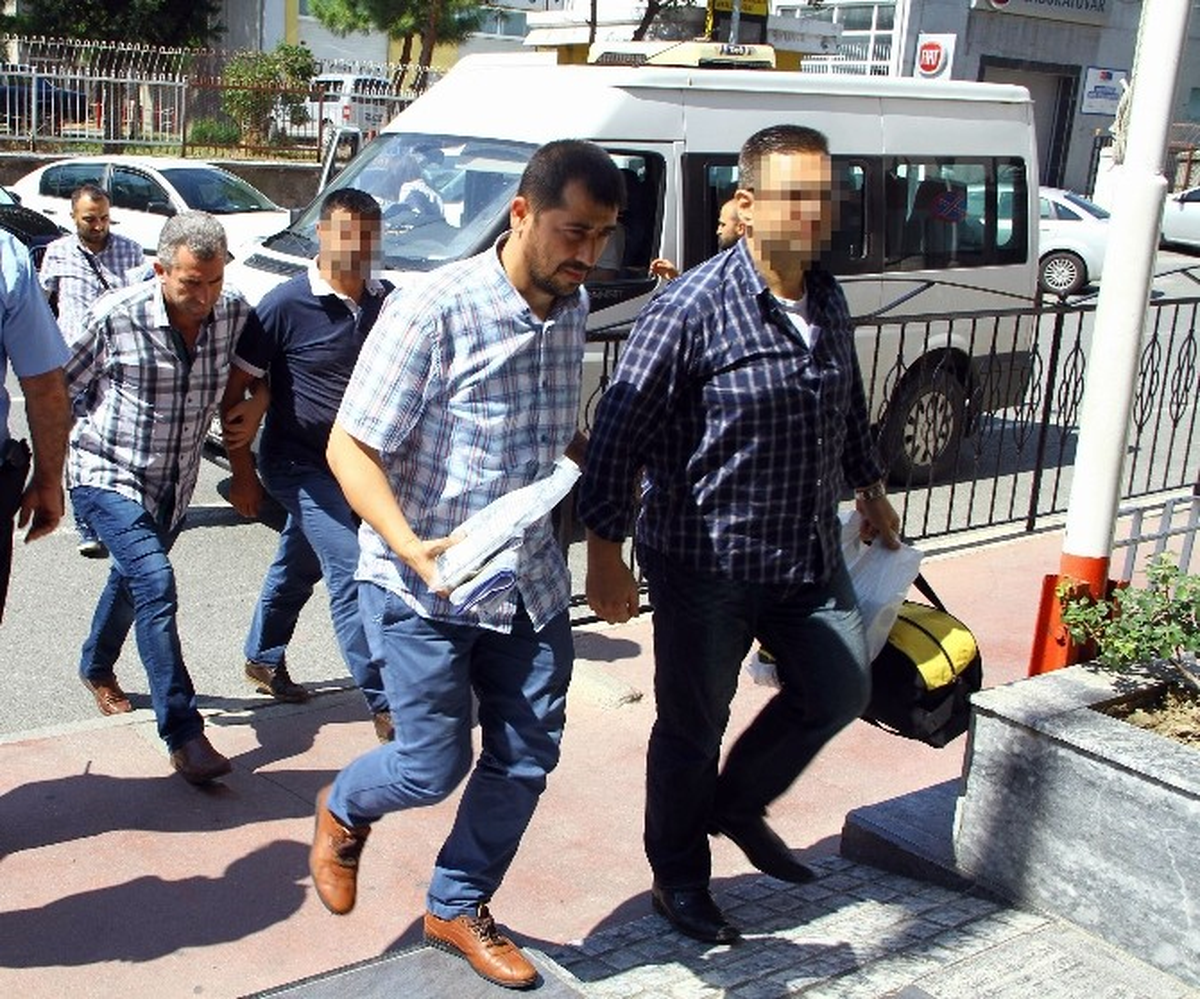 Samsun\'da 26 Polis ve 2 Öğretmen Gözaltına Alındı
