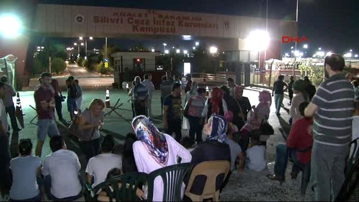 Silivri Cezaevi\'nden Tahliyeler Başladı