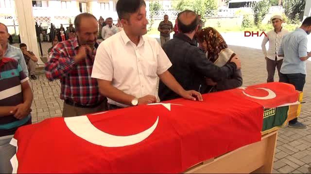 Van Patlamada Hayatını Kaybedenler Toprağa Verildi