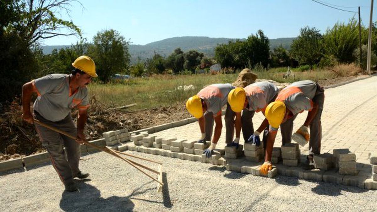 Yol Çalışmaları Devam Ediyor