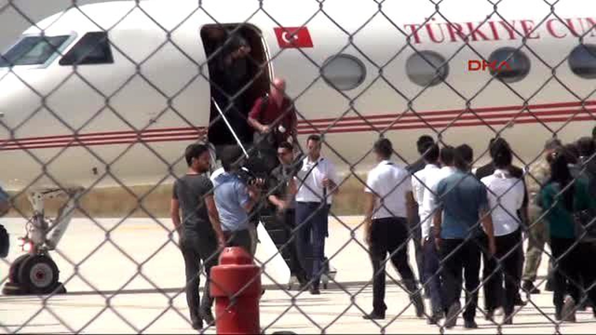 Yüksekova Çevre Bakanı Özhaseki Yüksekova\'da