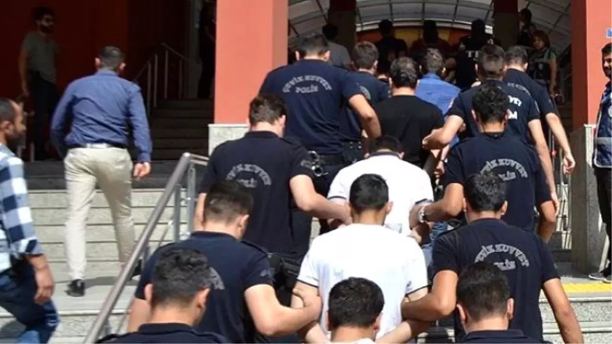 Adliyeye Sevk Edilen 35 Polis Tutuklandı