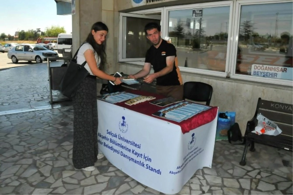 Akşehir Belediyesi\'nden Üniversite Öğrencilerine Danışmanlık Hizmeti