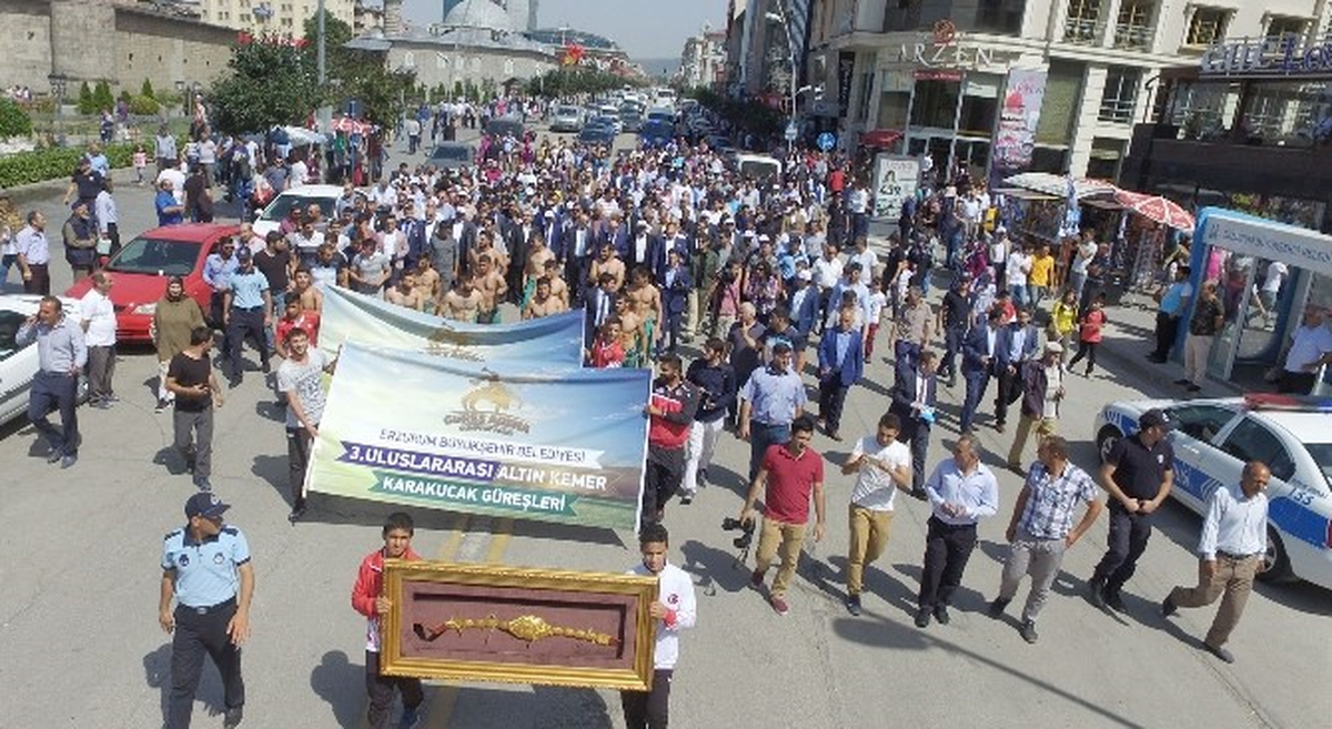 Altın Kemer Karakucak Güreşleri, Kortej ve Güreş Arena\'nın Açılışıyla Başladı