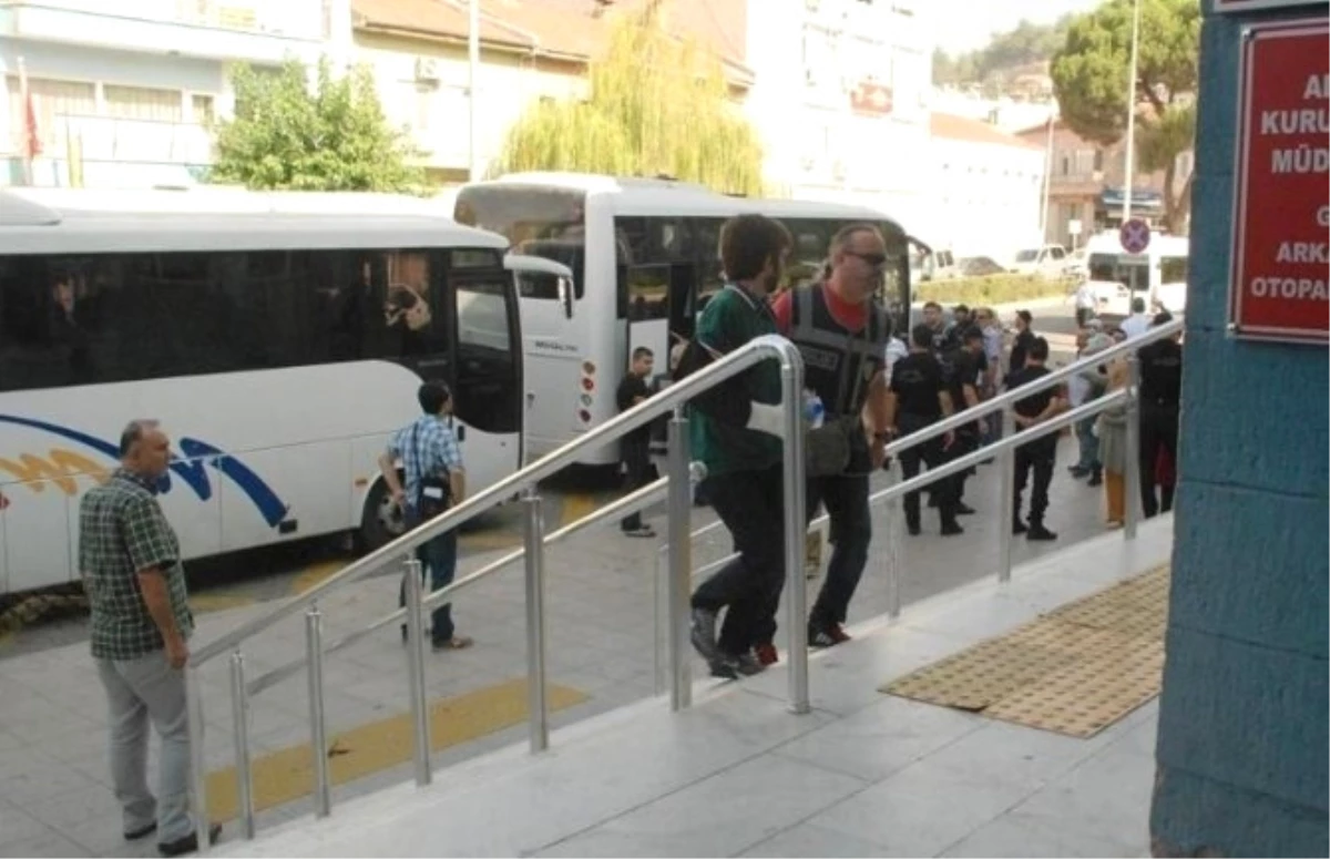 Aydın\'da 374 Kişi Tutuklandı, 997 Personel Görevden Uzaklaştırıldı