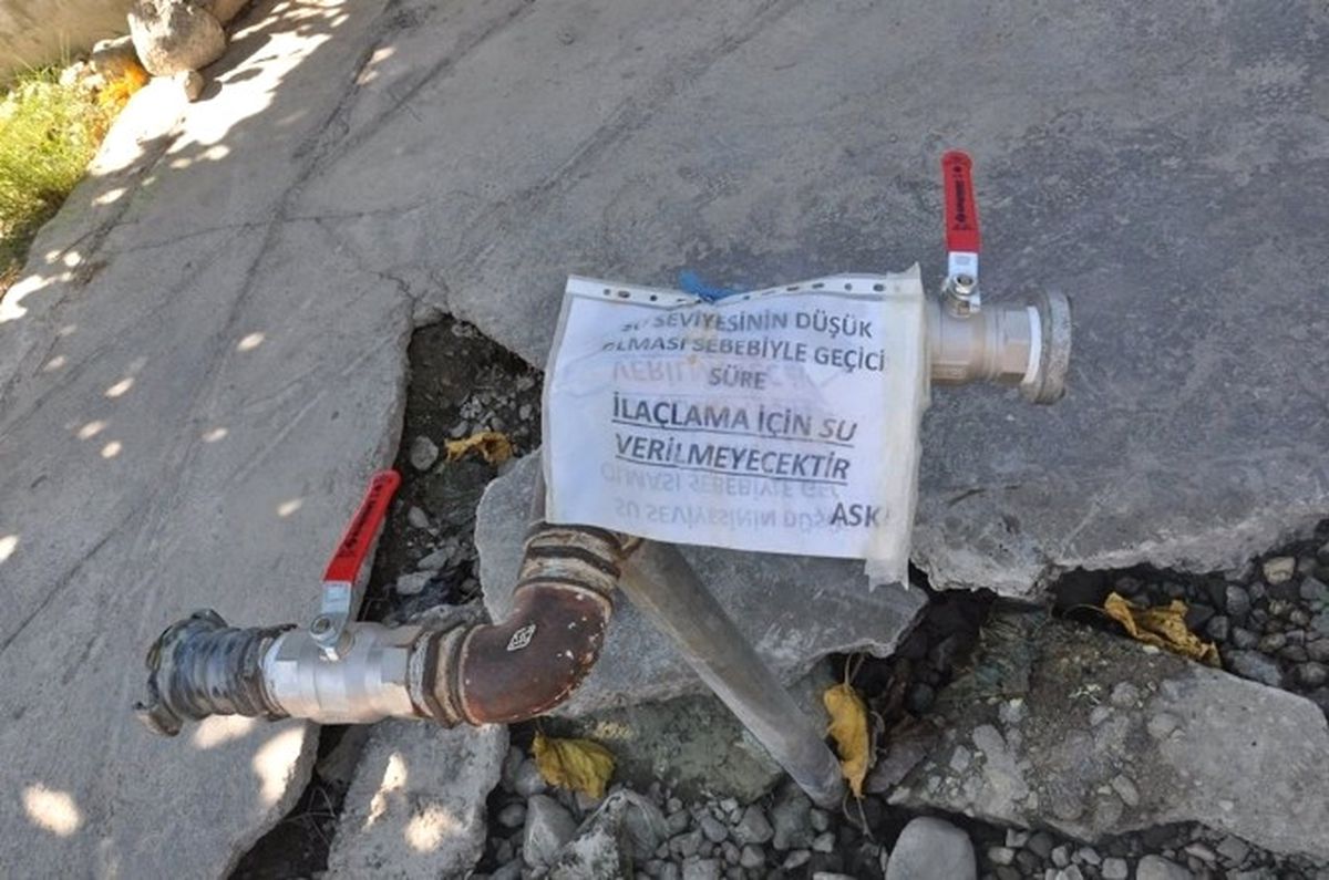 Buharket\'te Tarımsal İlaçlama Suyu Sıkıntısı