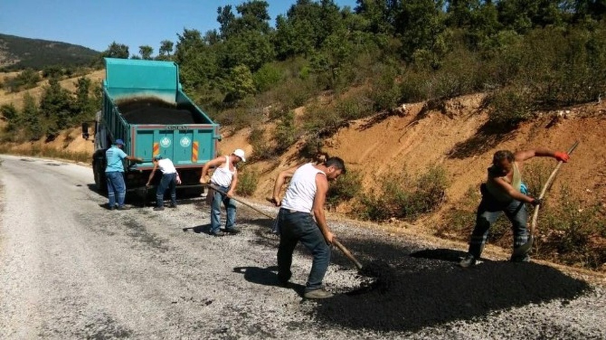 Demirci\'nin Mahallelerinde Yollar Yenileniyor
