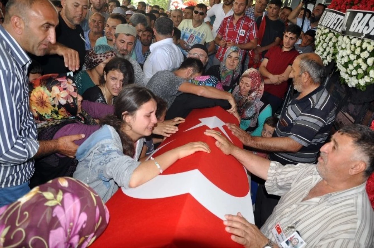 İzmir Şehidini Son Yolculuğuna Uğurladı