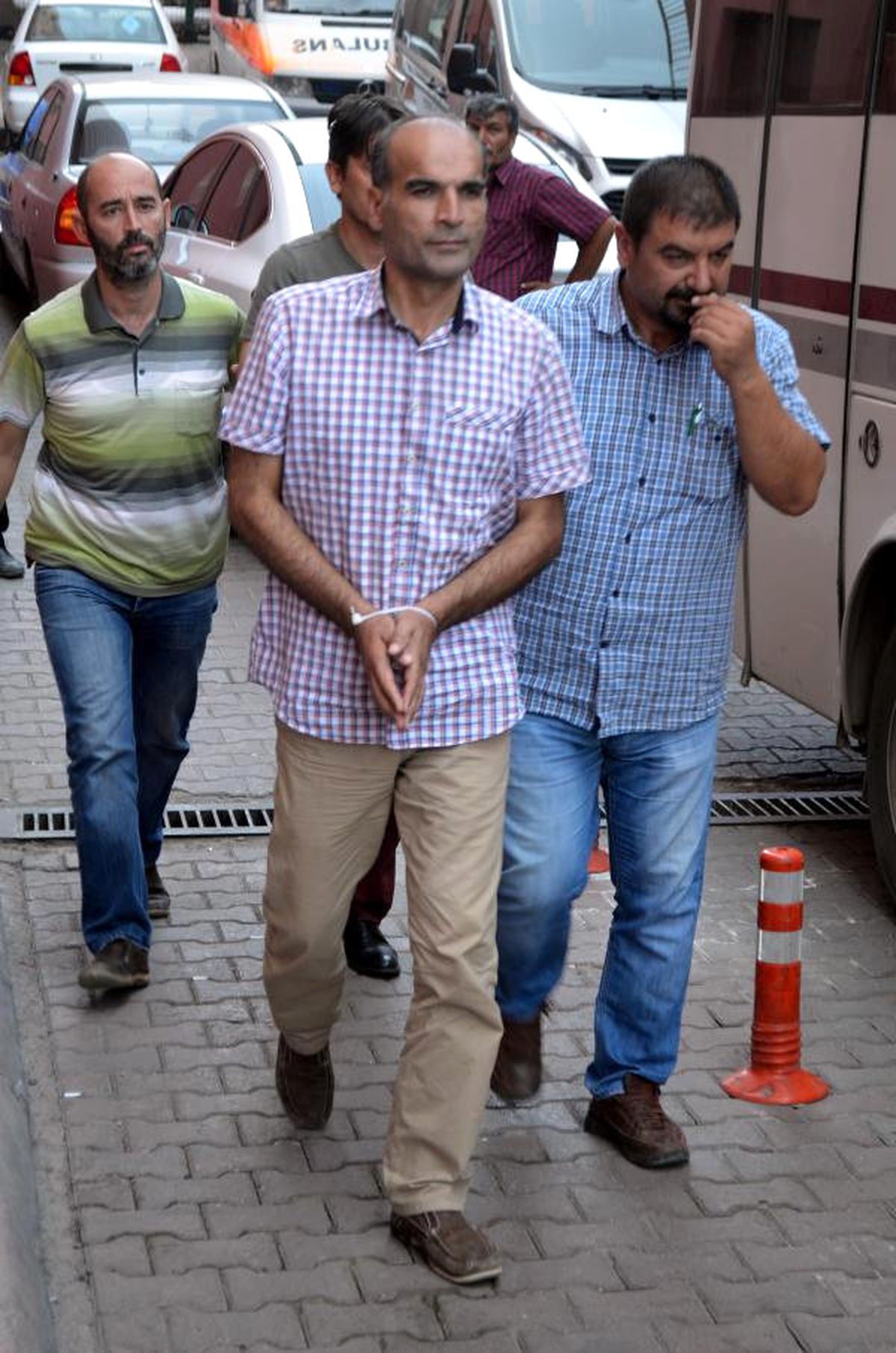 Kayseri\'de Gözaltına Alınan 13 Polis Memuru Adliyeye Gönderildi