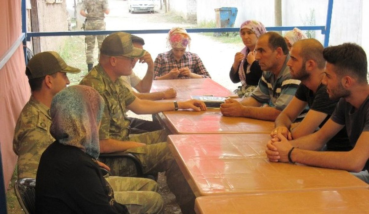 Komutandan Şehit Ailesine Ziyaret