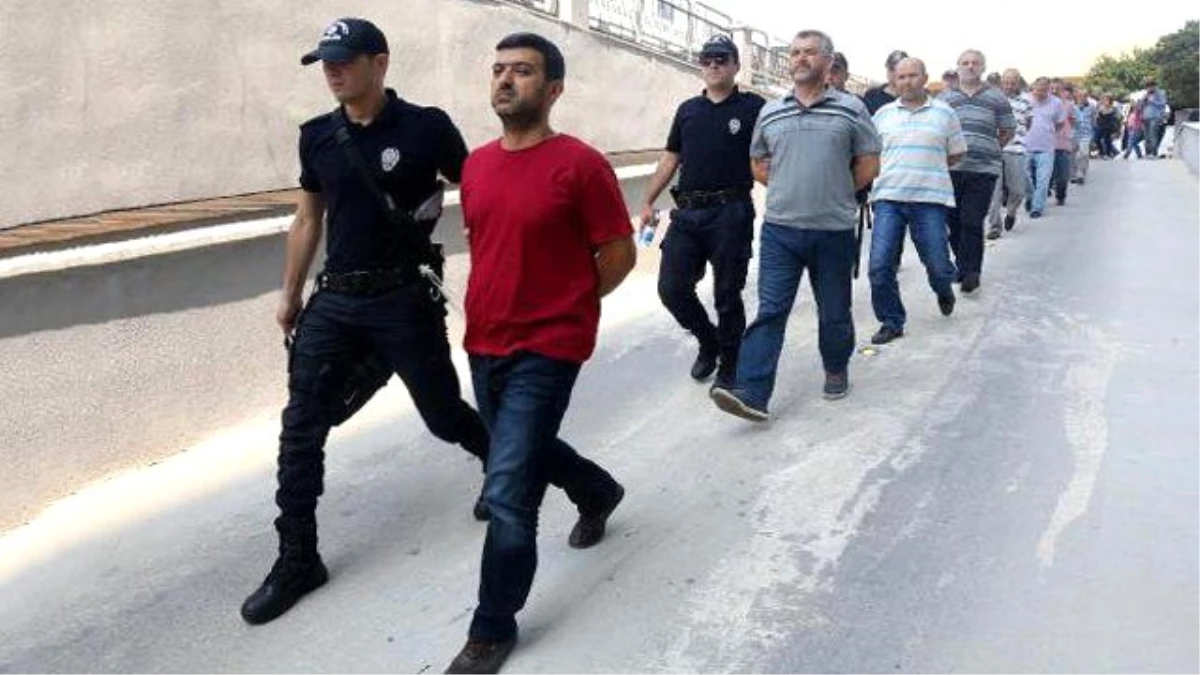 FETÖ\'den Gözaltına Alınan 30 Polis Arasında \'Polis Abla\' da Var