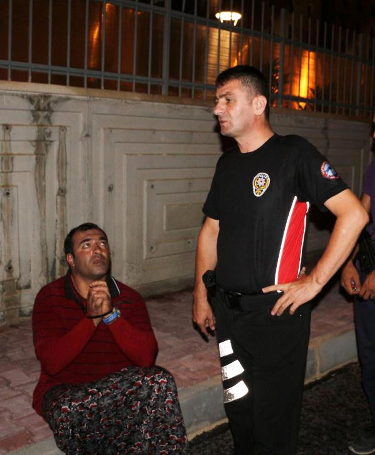 MİT Binası Önünde Etekli ve Başörtülü Erkek Yakalandı