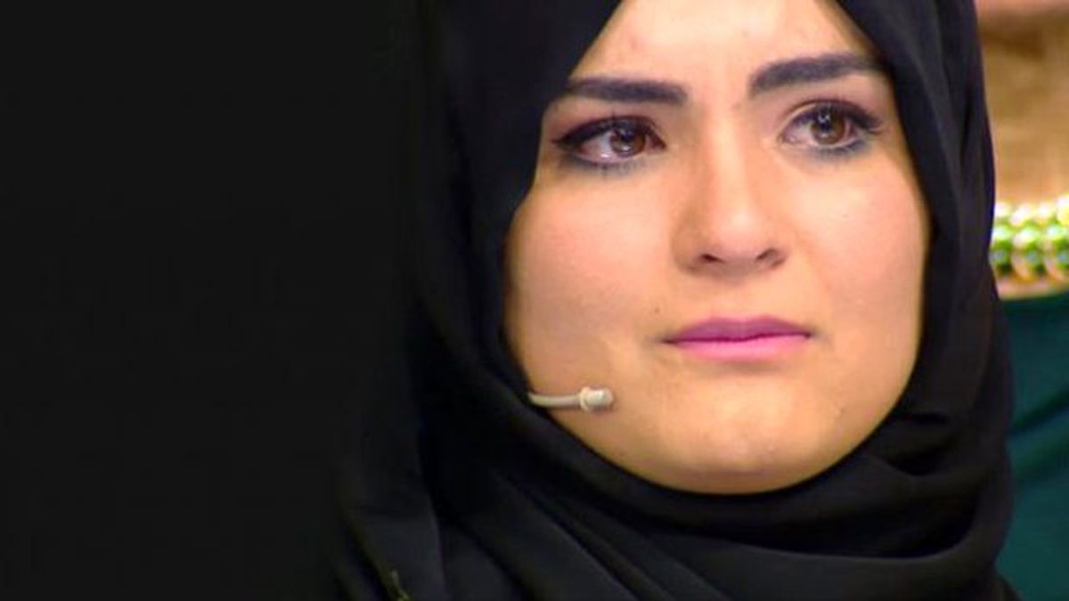 Reklam İçin Teyzesini Kullanan Hanife Tepki Çekti