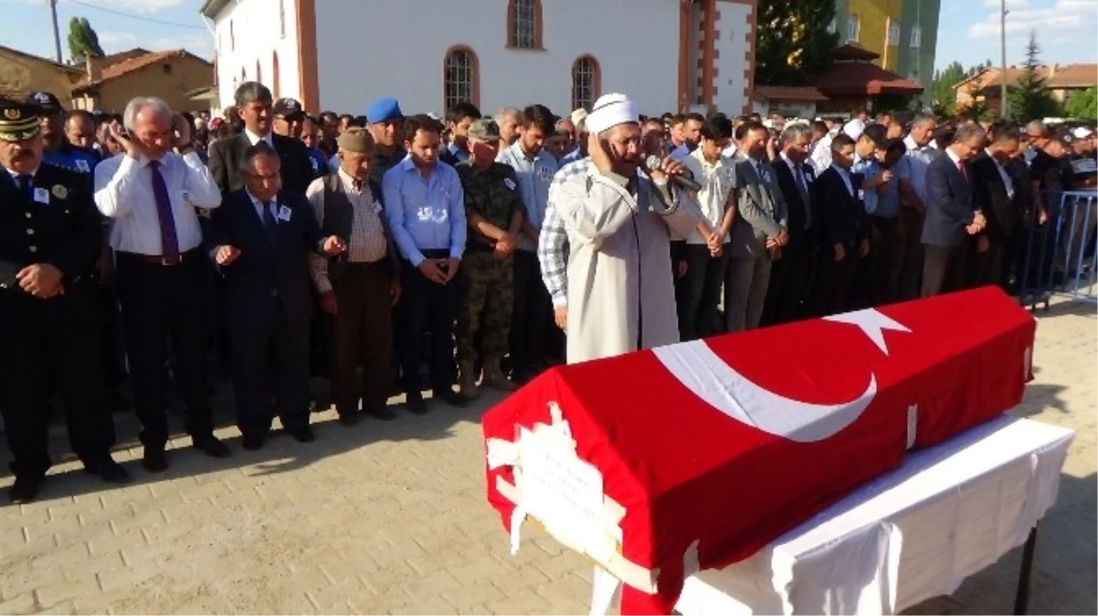 Şehit Polis Memuru Elvan Özbay Son Yolculuğuna Uğurladı