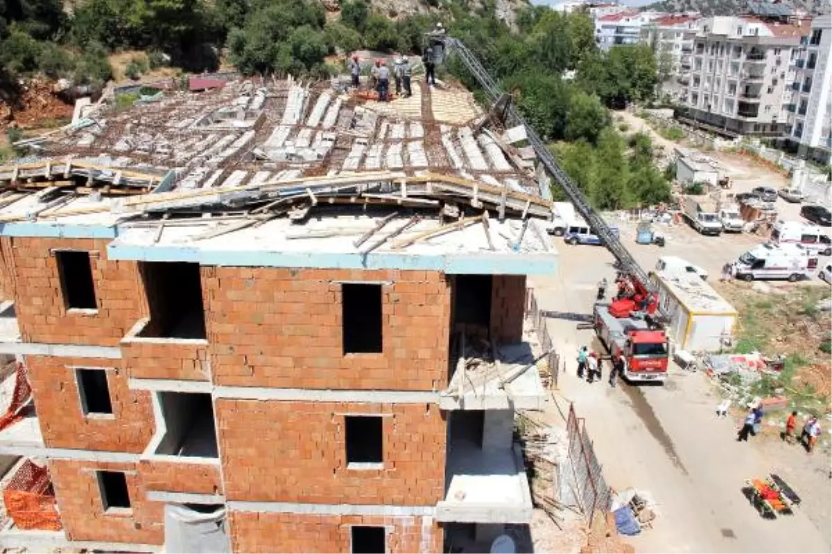 Antalya\'da İnşaatın Çatısı Çöktü, 3 İşçi Yaralandı (2) - Yeniden