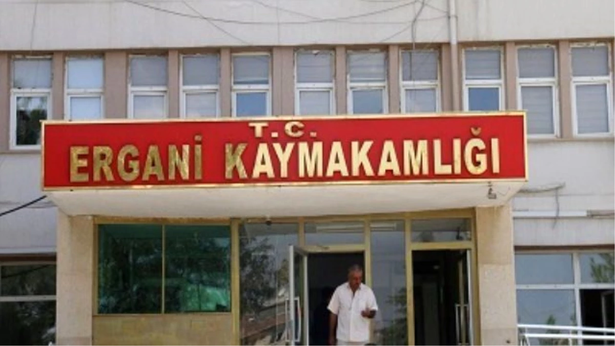 Ergani Kaymakamlığından Üniversiteyi Kazanan Öğrencilere Yardım