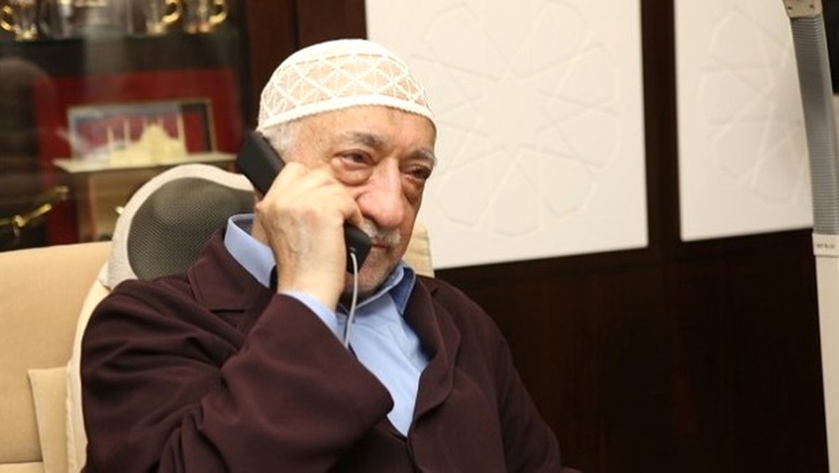 Gülen\'i Yönlendiren Bir \'Abi\' Olduğunu Düşünüyorum"