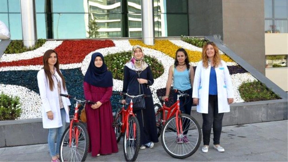 Melikgazi Belediyesi\'nden Üniversite Sınavını Kazananlara Bisiklet
