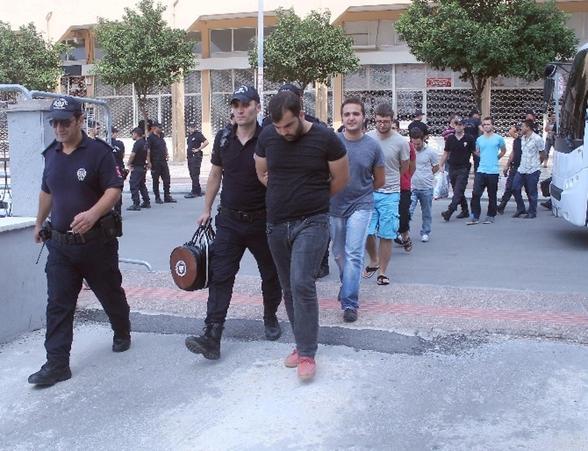 Mersin\'de Fetö Operasyonunda 22 Adli Personel Adliyeye Sevk Edildi