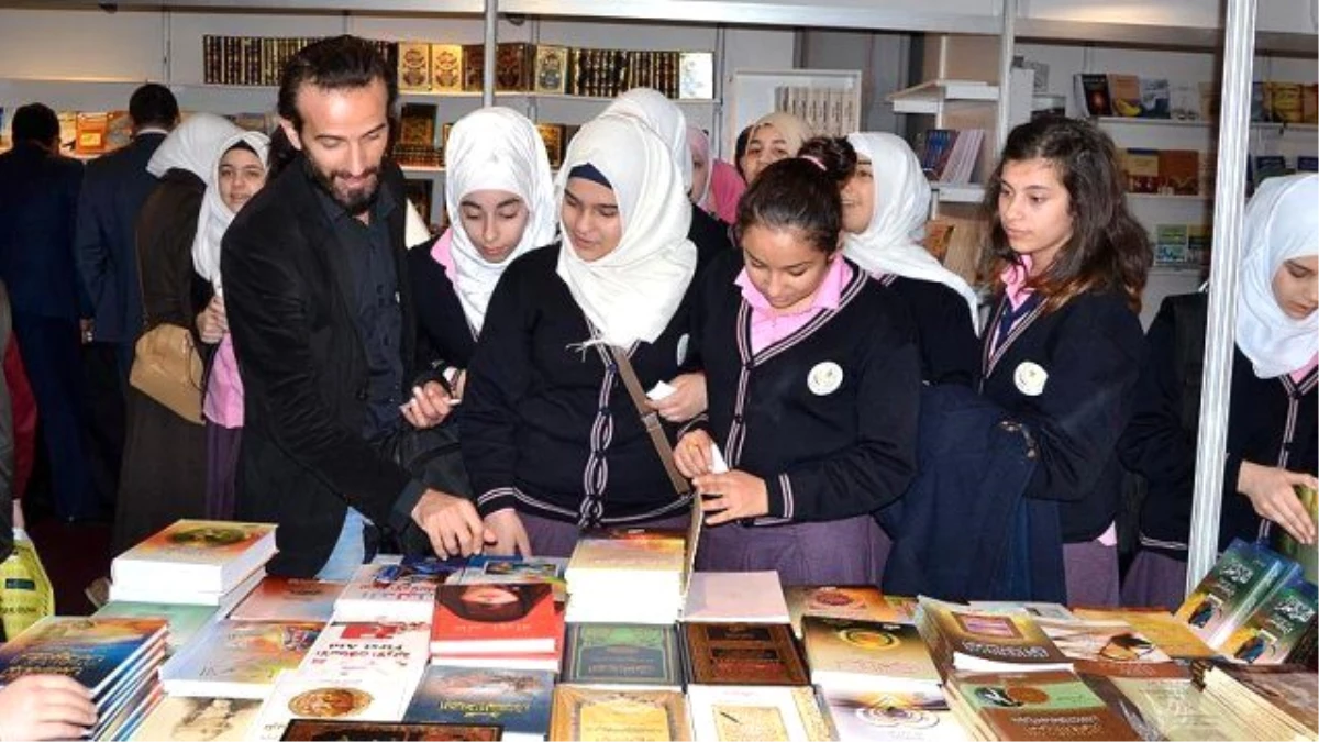 Mısır\'da Suriyeli Çocuklar İçin Kitap Okuma Etkinliği