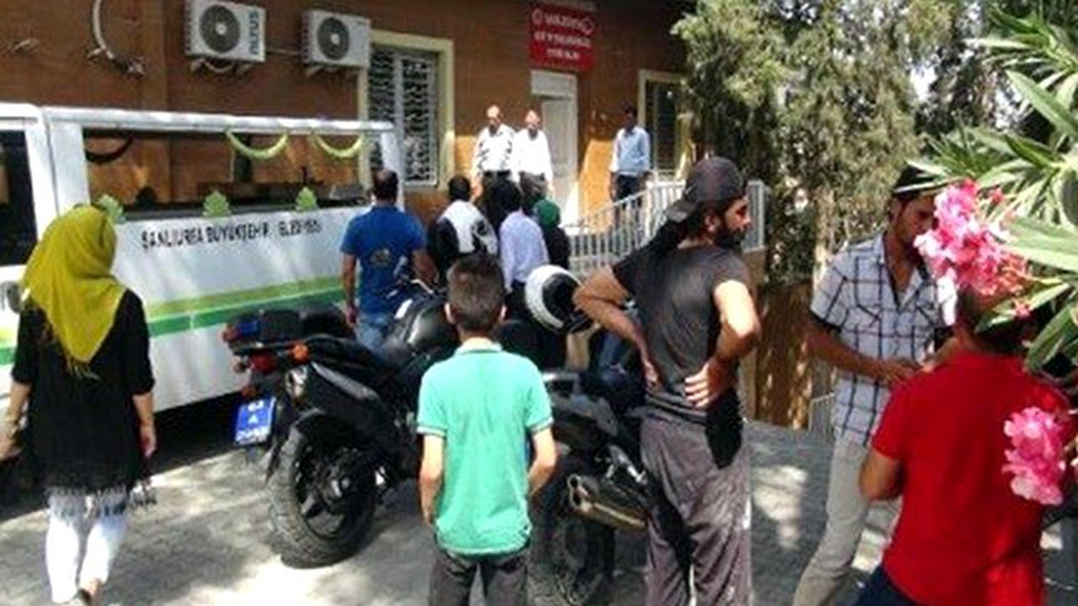 Suriyeli Genç Ev Arkadaşını Boğazını Keserek Öldürdü!