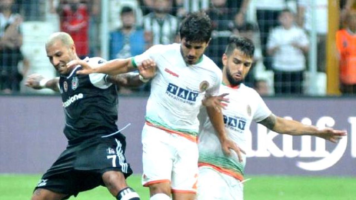 Son Şampiyon, Farklı Galibiyetle Başladı