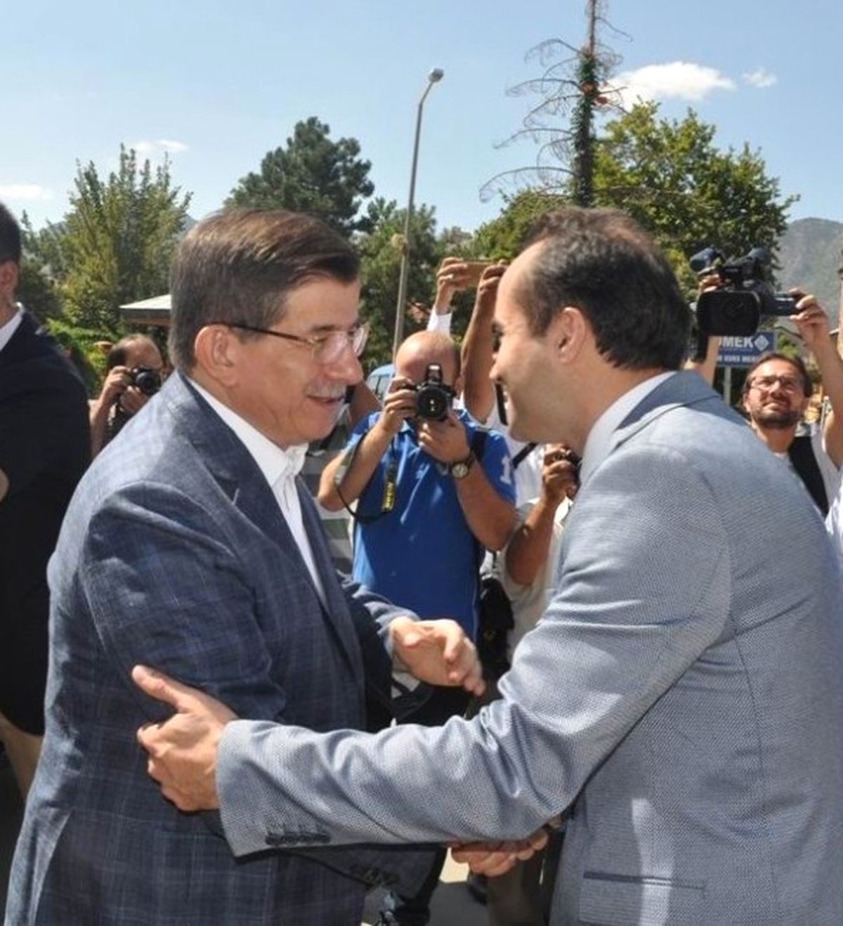 Davutoğlu: "Terörün Hedefi Bütün Milletimizdir"