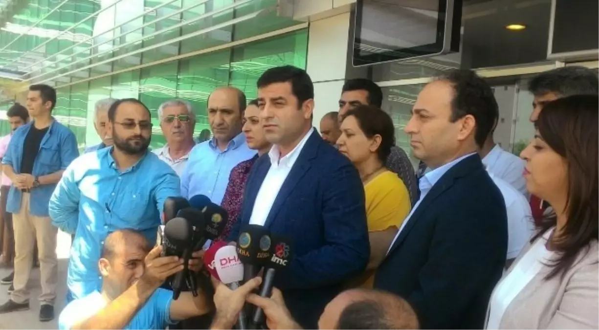 Demirtaş: "Gelin Taziyemizi de Düğünümüzü de Bir Yapalım"