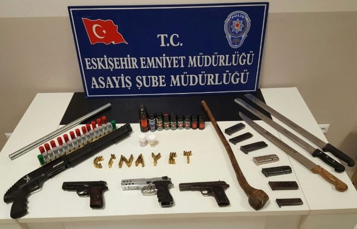 Eğlence Mekanından Cephane Çıktı