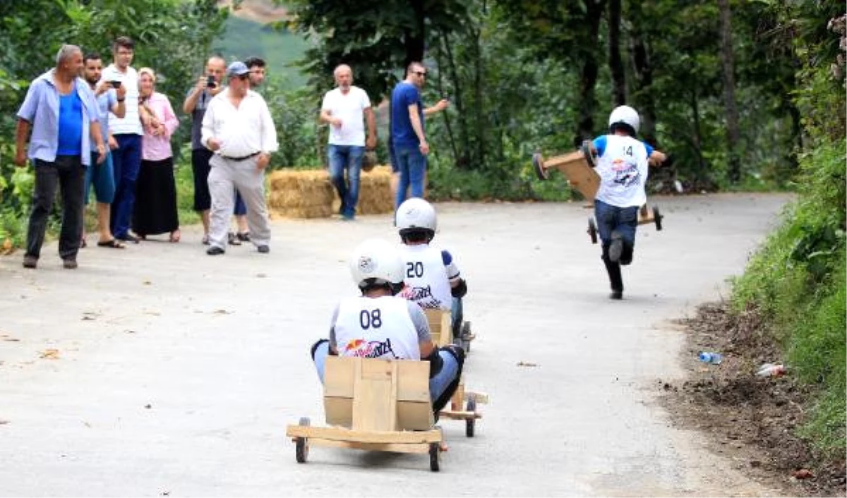 Formulaz Tahta Araba Yarışları Nefes Kesti